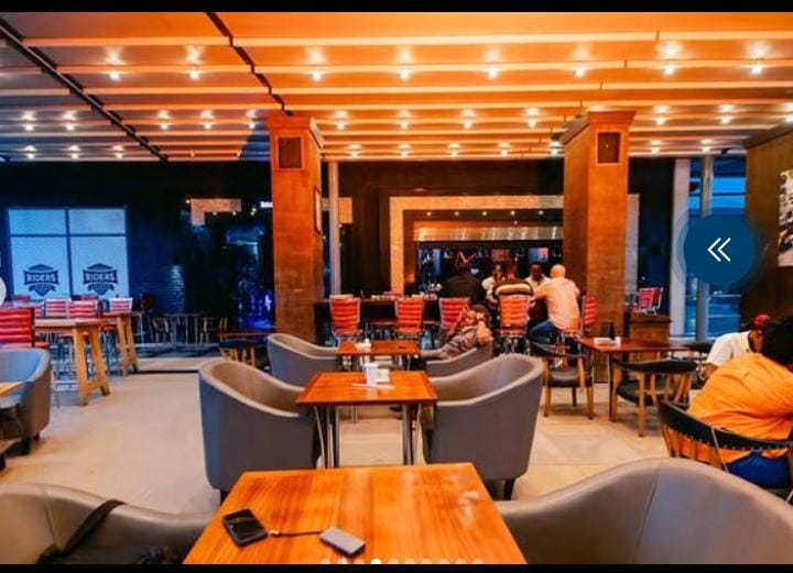 Riders Lounge 5